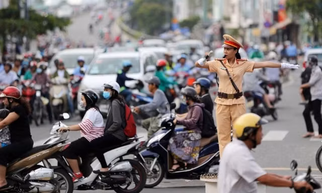 Chính phủ yêu cầu xử nghiêm vi phạm giao thông, 'không có vùng cấm, không có ngoại lệ'