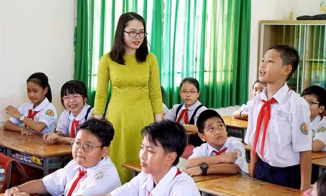 Bộ Nội vụ đề nghị không quy định hệ số lương đặc thù đối với nhà giáo 