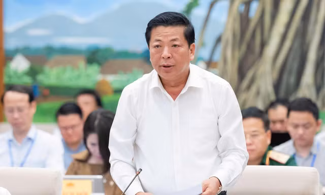 Tránh tư duy 'phô diễn bê tông sát mép nước' khi lập kiến trúc ven biển