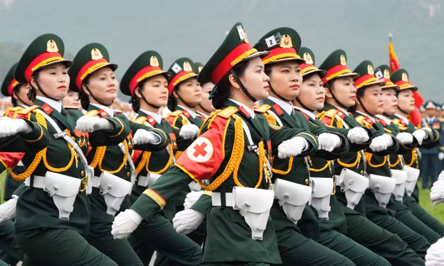 Sĩ quan, quân nhân nghỉ hưu trước hạn sẽ được trợ cấp 5 tháng lương mỗi năm
