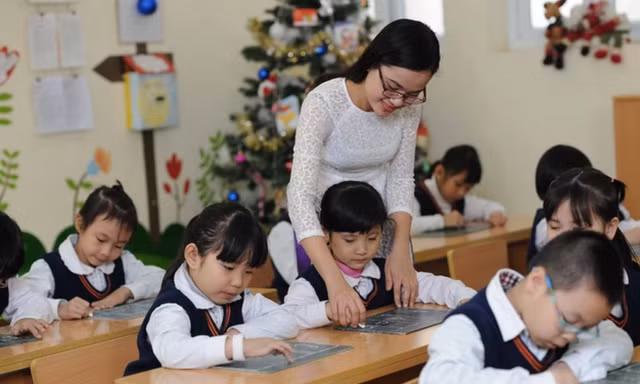 Từ 1/7, lương giáo viên cao nhất 17,15 triệu đồng/tháng, chưa kể phụ cấp 
