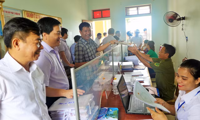 Bộ Nội vụ: Công chức phải '5 đúng, 3 không, 2 chủ động'