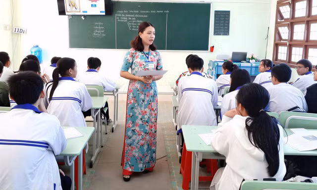 Giảm biên chế quản lý giáo dục không cần thiết, ưu tiên giáo viên đứng lớp