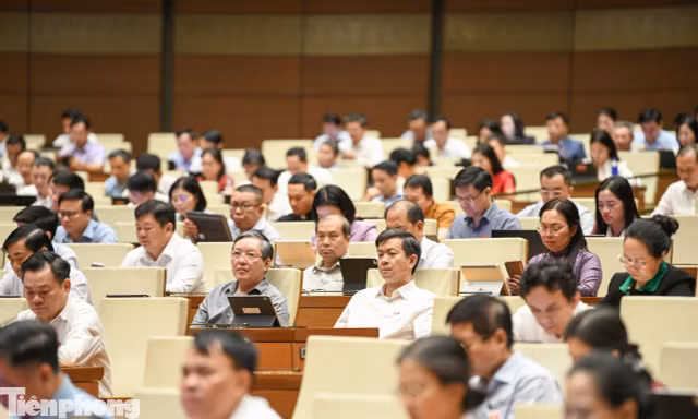 Hôm nay, Quốc hội thảo luận ba dự án luật về đất đai, nhà ở và bất động sản