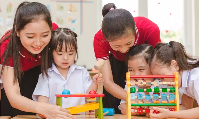 Bộ Nội vụ nêu chính sách tinh giản biên chế với giáo viên mầm non