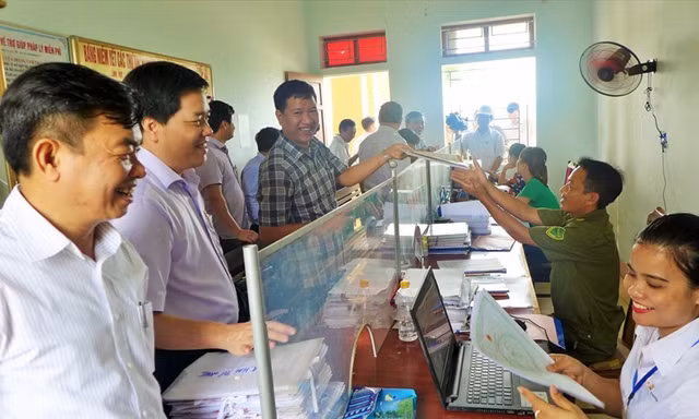 Những trường hợp cán bộ cấp xã không được hưởng chế độ tinh giản biên chế