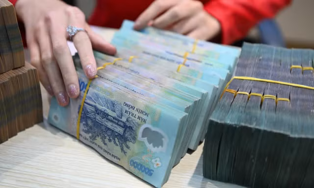 Sau tăng lương 8%, Bộ Nội vụ chuẩn bị cho lộ trình cải cách tiền lương mới