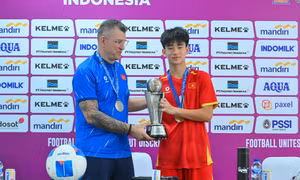 HLV Cristiano Roland nói gì sau chức vô địch thuyết phục của U17 Việt Nam?