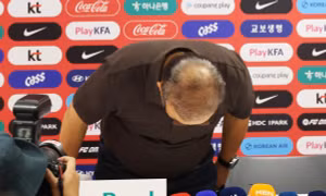 Trưởng đoàn Park Hang-seo cúi đầu xin lỗi, HLV Hàn Quốc từ chức sau thất bại ở World Cup 2026