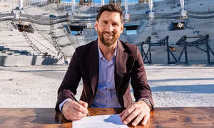 Messi gia hạn với Inter Miami, thi đấu ở MLS tới năm 41 tuổi