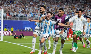 Nhọc nhằn hạ Thụy Sĩ, Argentina tái ngộ Anh ở bán kết World Cup 2026 