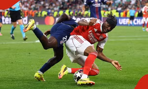 Những tranh cãi làm nên vết gợn cho chung kết Champions League