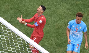 Tranh cãi muôn thuở: Tại sao Ronaldo luôn được mặc định đá chính ở tuyển Bồ Đào Nha?