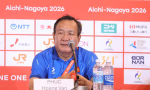 HLV đội tuyển nữ Việt Nam ca ngợi các học trò sau màn thể hiện phi thường trước Trung Quốc