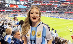 CĐV Argentina đổ bộ đến Mỹ xem chung kết World Cup, các hãng hàng không 'bở hơi tai' 