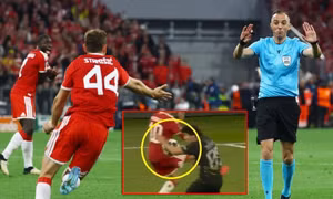Vì sao Bayern bị từ chối quả penalty trong trận bán kết gặp PSG?