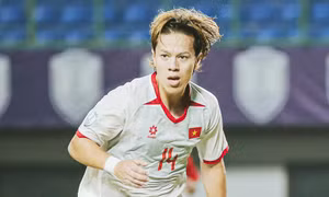 HLV tuyển Lào khen ngợi ngôi sao Việt kiều của U23 Việt Nam