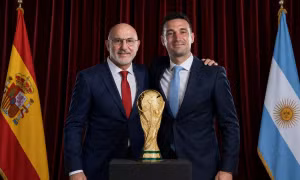 Sự tương đồng kỳ diệu giữa Lionel Scaloni và Luis De la Fuente