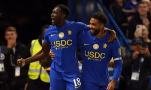 Welbeck lập cú đúp trong trận cầu 9 bàn thắng của Chelsea 