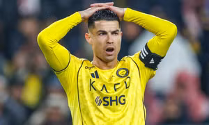 Giới chủ Saudi Arabia lệnh cho Ronaldo phải chấm dứt đình công, xỏ giày ra sân ngay lập tức