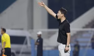 Những lời phàn nàn làm nổi bật cái tài của HLV Kim Sang-sik