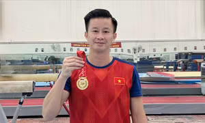 Câu chuyện xúc động đằng sau nghĩa cử cao đẹp, tặng tấm huy chương Vàng làm thiện nguyện của HLV Trương Minh Sang
