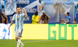 Chiếc đồng hồ Thụy Sĩ và 3 giây của Messi