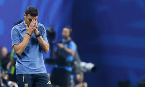 Scaloni nghẹn lời sau màn ngược dòng của Argentina