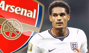 Đề phòng vuột mất Konsa, Arsenal hỏi mua Quansah 