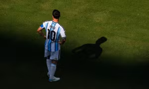 Đêm buồn New Jersey và chiếc bóng dài của Messi