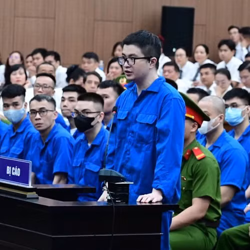 TIN NHANH: Toàn cảnh ngày đầu phiên xét xử Mr Pips và đồng phạm chiếm đoạt gần 1.560 tỷ đồng