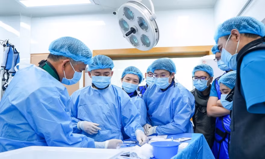 Bên trong trung tâm đột quỵ lớn nhất miền Tây có gì? 