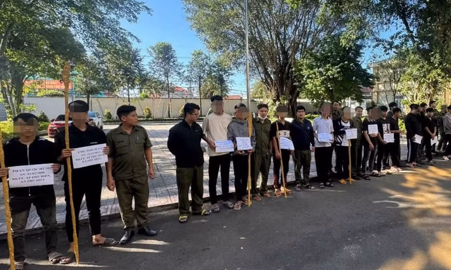 Mang hung khí đi giải quyết mâu thuẫn, 20 đối tượng bị khởi tố