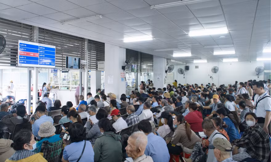  Bệnh viện Chợ Rẫy ghi nhận lượng người đến khám và điều trị đông chưa từng có