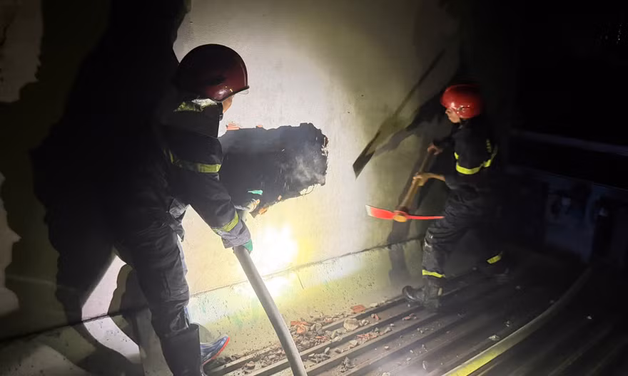 Cháy nhà trong hẻm ở TPHCM: 2 người chết, 5 người bị thương