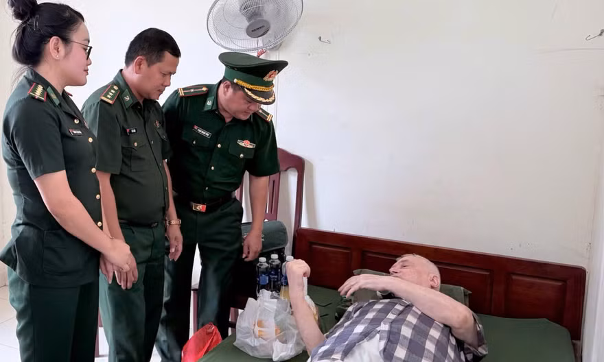 Được cấp cứu kịp thời khi vừa nhập cảnh, du khách Mỹ xúc động muốn hiến tạng cho Việt Nam 