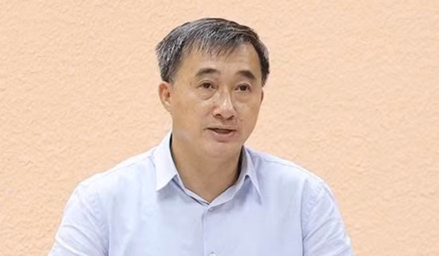 Trước khi bị bắt, Thứ trưởng Trần Văn Thuấn từng giữ những vị trí nào trong ngành y tế?