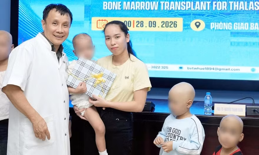 Ghép tủy cho bé 4 tuổi từ người hiến chỉ 18 tháng tuổi