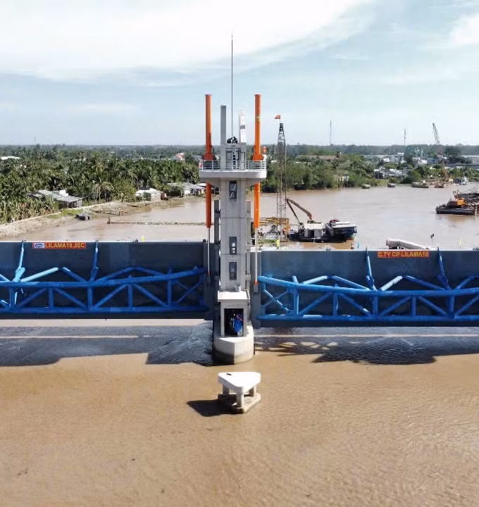 Dự án kiểm soát nguồn nước bờ Nam sông Hậu giai đoạn 1 và 2 giúp giảm thiểu hạn mặn, ngập úng, nâng cao sản xuất và đời sống người dân TP Cần Thơ.