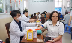 TPHCM 'đỏ mắt' tìm bác sĩ