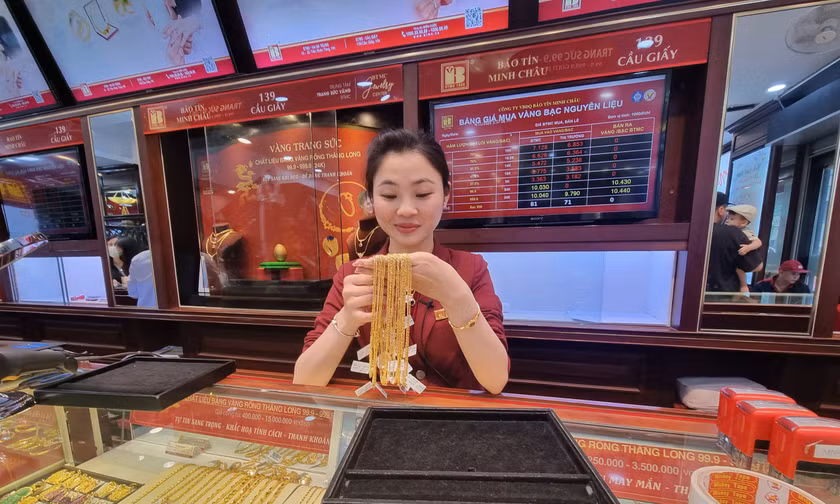 Giá vàng hôm nay (28/9): Đồng loạt giảm mạnh
