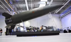 Reuters: Mỹ gần cạn kho tên lửa chính xác tầm xa sau 5 tháng chiến sự với Iran