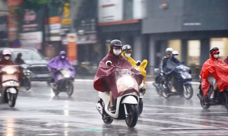 Từ chiều nay, miền Bắc chuyển mưa dông