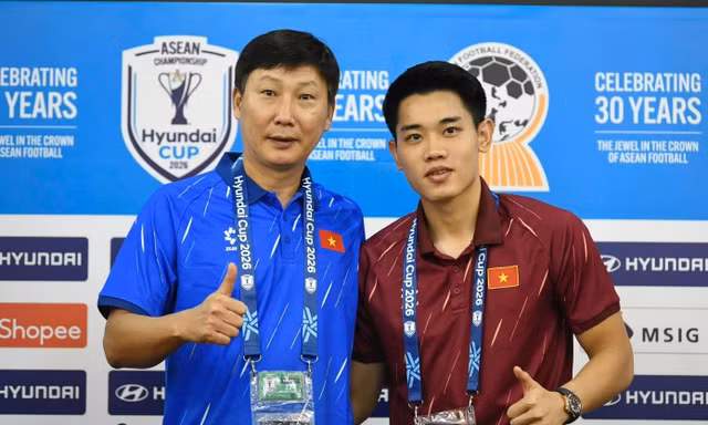 TP NOW: HLV Kim Sang-Sik muốn nhảy cùng Đình Bắc nếu đội tuyển Việt Nam vô địch