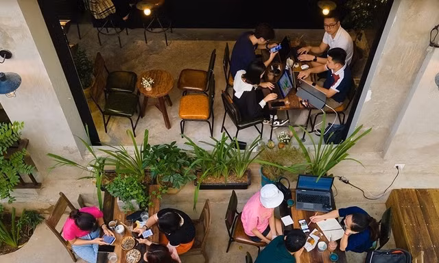 Có 200 triệu đồng nên mở quán cà phê hay bán đồ ăn sáng?