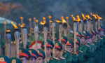 Dâng hương, thắp nến tri ân các anh hùng liệt sĩ tại Côn Đảo 