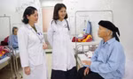 Cô học trò nghèo trở thành bác sĩ nhờ tấm lòng của những người lính