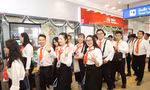 Thanh niên đi metro, hào hứng thảo luận góp ý chương trình công tác Đoàn 