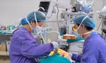 Bác sĩ đang tìm lại nụ cười cho trẻ