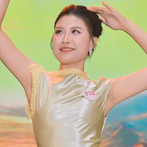 Từ múa côn nhị khúc đến hát chầu văn ở Hoa hậu Việt Nam